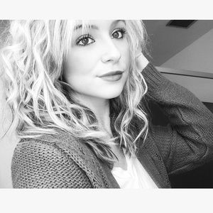 Meet your Posher, Katelyn